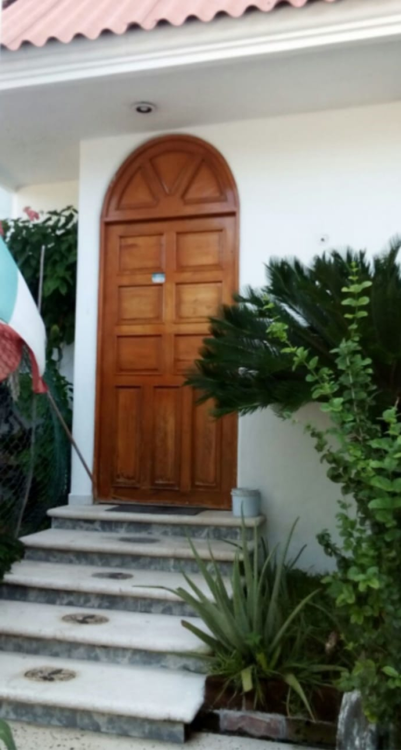 DIVINA CASA, CON AMPLIOS ESPACIOS EN ACAPULCO GUERRERO