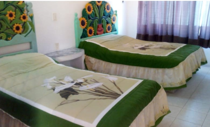 DIVINA CASA, CON AMPLIOS ESPACIOS EN ACAPULCO GUERRERO