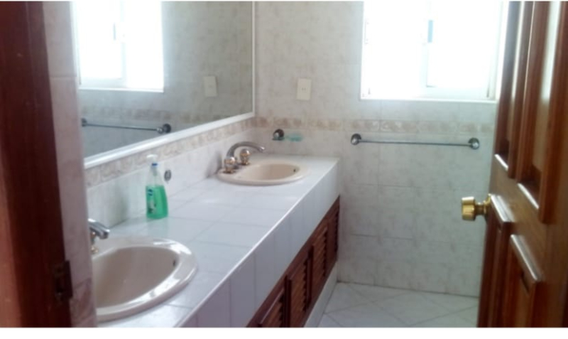 DIVINA CASA, CON AMPLIOS ESPACIOS EN ACAPULCO GUERRERO