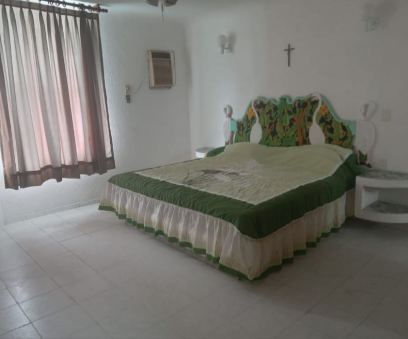 DIVINA CASA, CON AMPLIOS ESPACIOS EN ACAPULCO GUERRERO