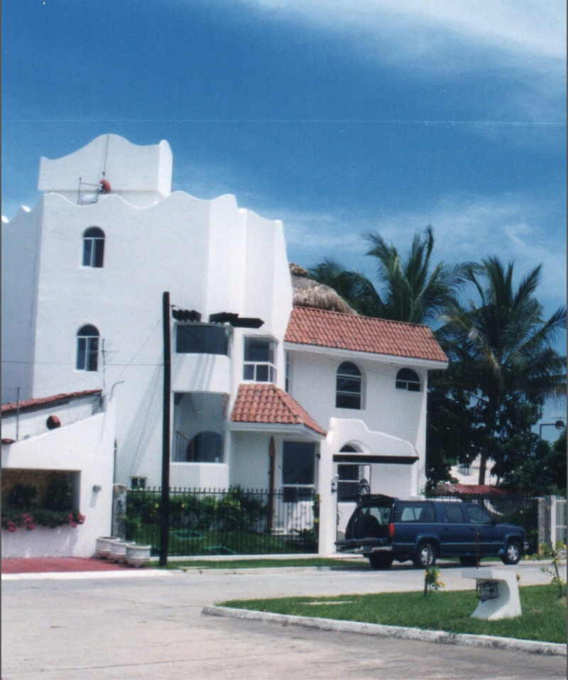 DIVINA CASA, CON AMPLIOS ESPACIOS EN ACAPULCO GUERRERO