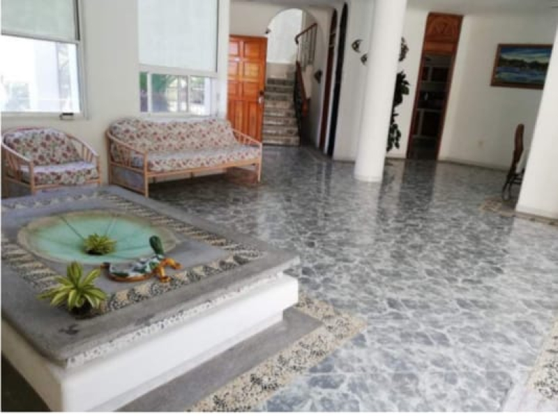 DIVINA CASA, CON AMPLIOS ESPACIOS EN ACAPULCO GUERRERO