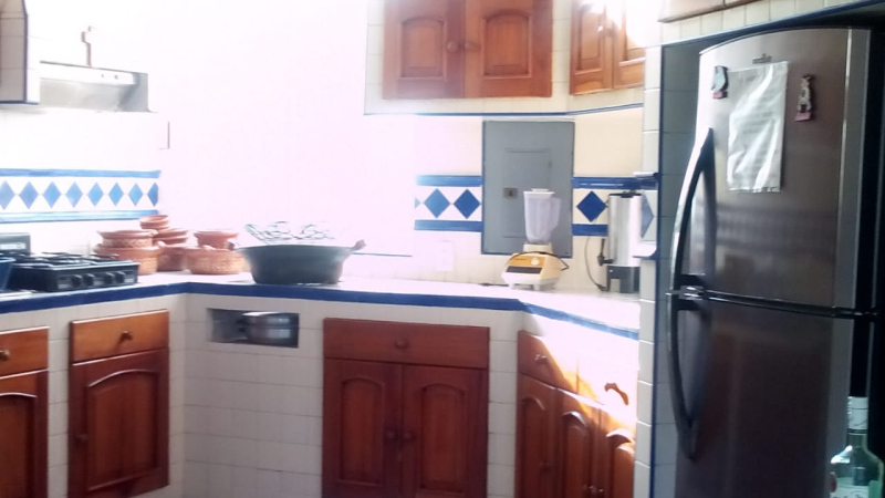 DIVINA CASA, CON AMPLIOS ESPACIOS EN ACAPULCO GUERRERO