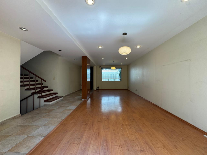 Casa en renta en Colonia del Valle Centro, ubicada en una calle cerrada