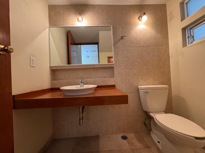 Casa en renta en Colonia del Valle Centro, ubicada en una calle cerrada
