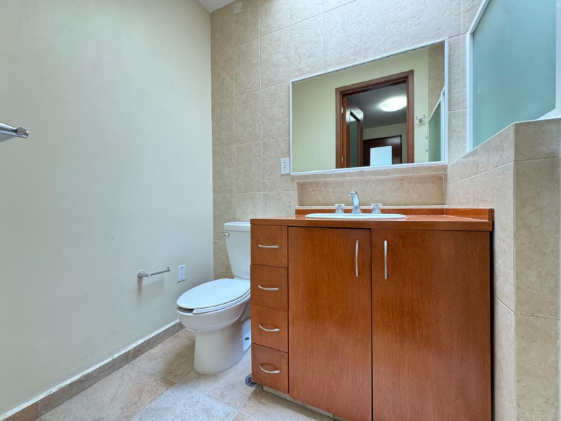 Casa en renta en Colonia del Valle Centro, ubicada en una calle cerrada