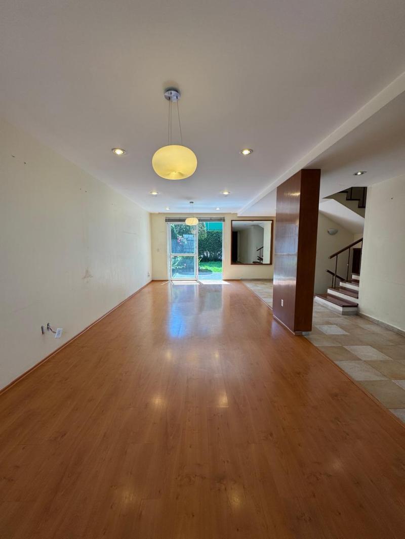 Casa en renta en Colonia del Valle Centro, ubicada en una calle cerrada