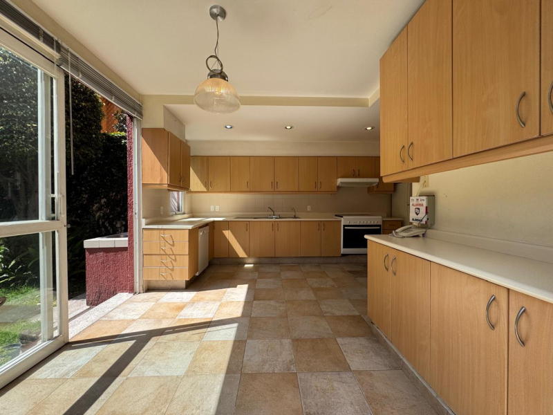 Casa en renta en Colonia del Valle Centro, ubicada en una calle cerrada