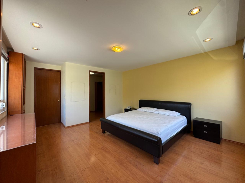 Casa en renta en Colonia del Valle Centro, ubicada en una calle cerrada