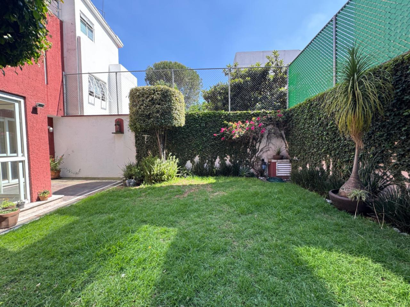 Casa en renta en Colonia del Valle Centro, ubicada en una calle cerrada