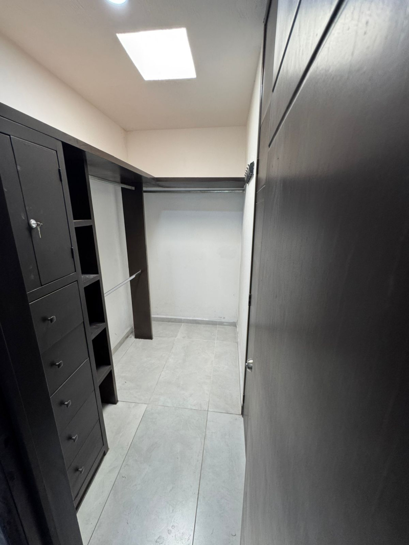 Casa en Venta Remodelada en coto Jardines del Valle Zapopan