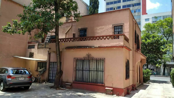 Casa  en  venta en la calle de Nuevo León