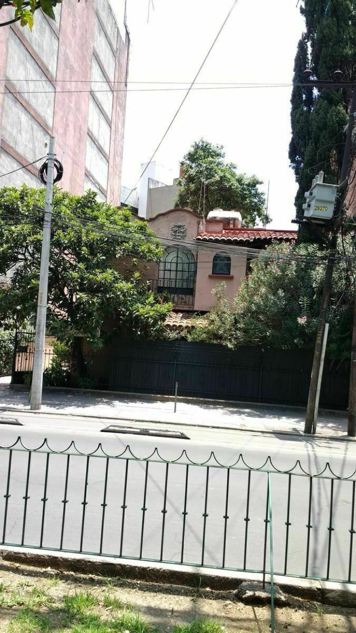 Casa  en  venta en la calle de Nuevo León