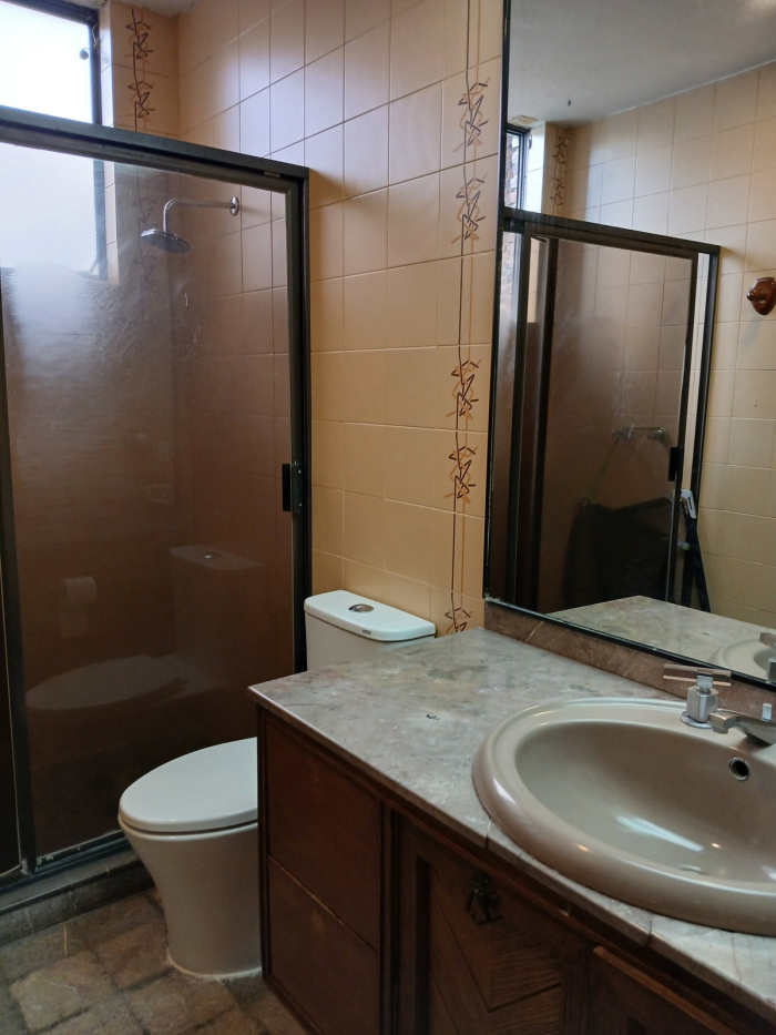 Casa en Venta en Lomas de Vista Hermosa calle cerrada con vigilancia