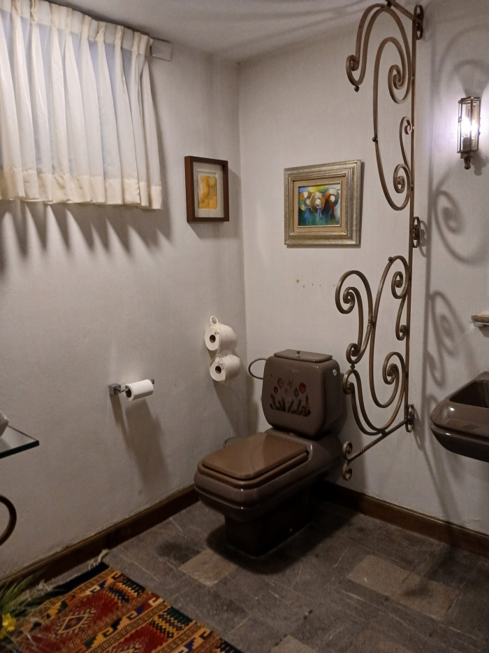 Casa en Venta en Lomas de Vista Hermosa calle cerrada con vigilancia