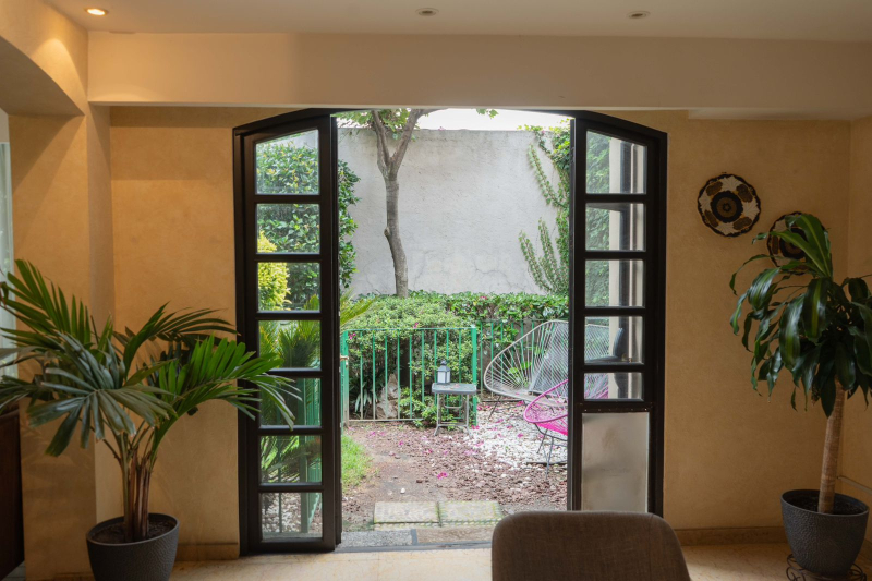 CASA  EN  RENTA  en Condominio en Interlomas EN VALLE  DE  LAS  PALMAS
