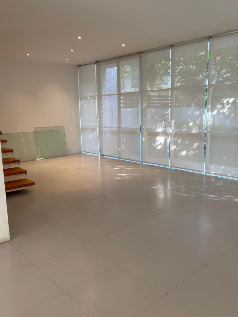 Casa En Renta En La Rioja Frente A Punto Sur �?? Con Club Privado Y 3 Recámaras Con Baño