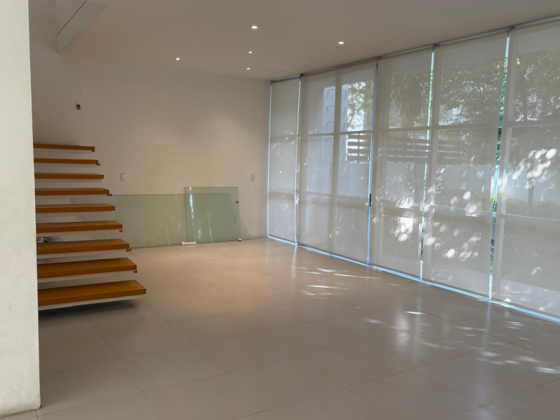 Casa En Renta En La Rioja Frente A Punto Sur �?? Con Club Privado Y 3 Recámaras Con Baño