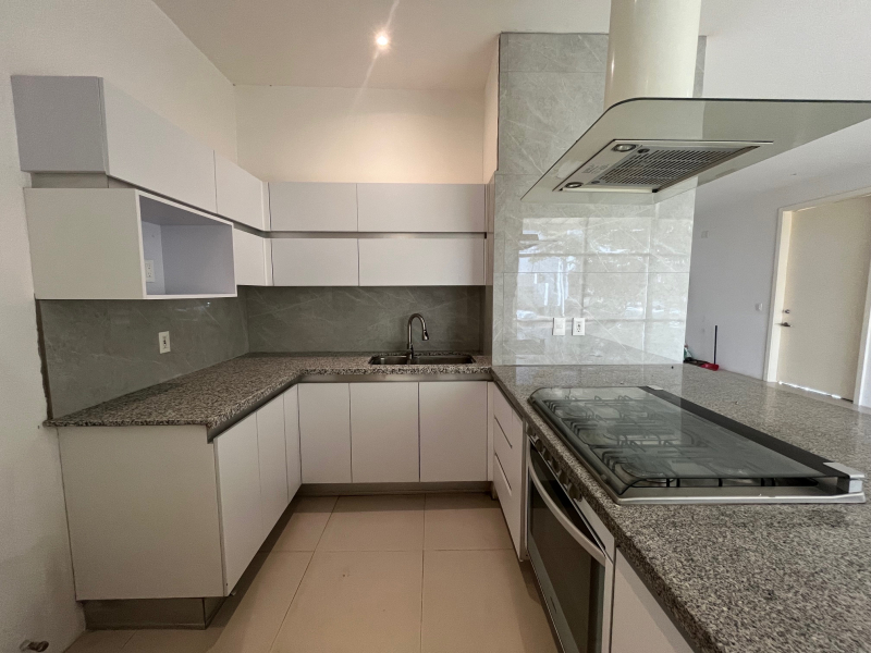 Casa En Renta En La Rioja Frente A Punto Sur �?? Con Club Privado Y 3 Recámaras Con Baño