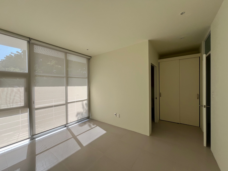 Casa En Renta En La Rioja Frente A Punto Sur �?? Con Club Privado Y 3 Recámaras Con Baño