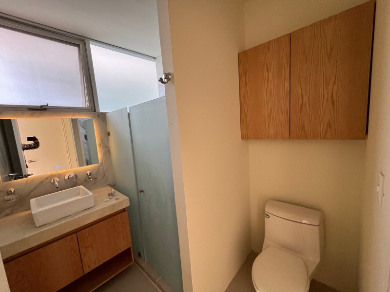Casa En Renta En La Rioja Frente A Punto Sur �?? Con Club Privado Y 3 Recámaras Con Baño