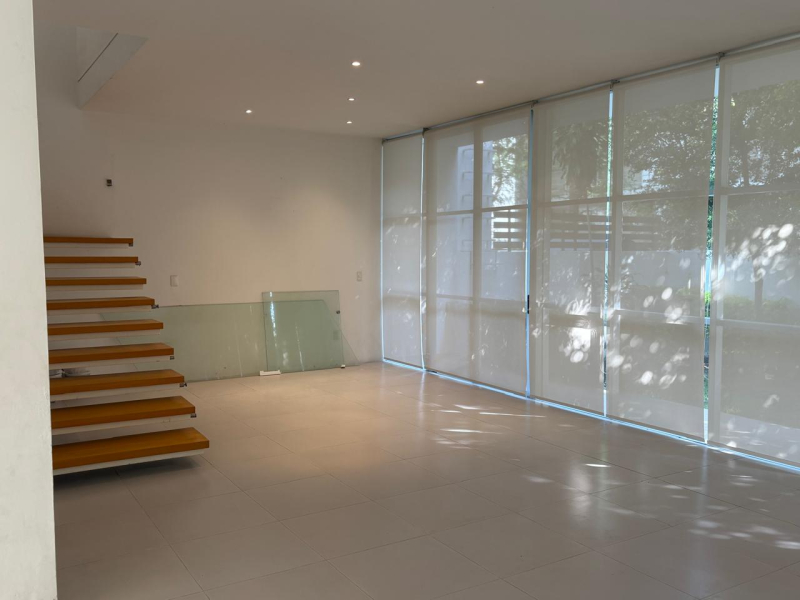Casa En Renta En La Rioja Frente A Punto Sur �?? Con Club Privado Y 3 Recámaras Con Baño