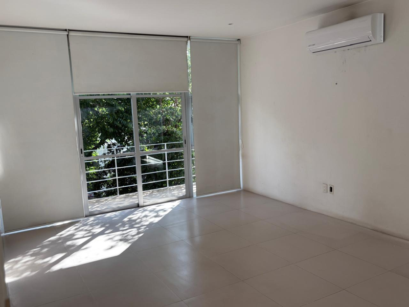 Casa En Renta En La Rioja Frente A Punto Sur �?? Con Club Privado Y 3 Recámaras Con Baño
