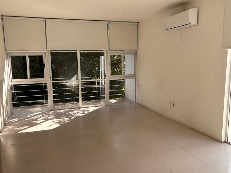 Casa En Renta En La Rioja Frente A Punto Sur �?? Con Club Privado Y 3 Recámaras Con Baño
