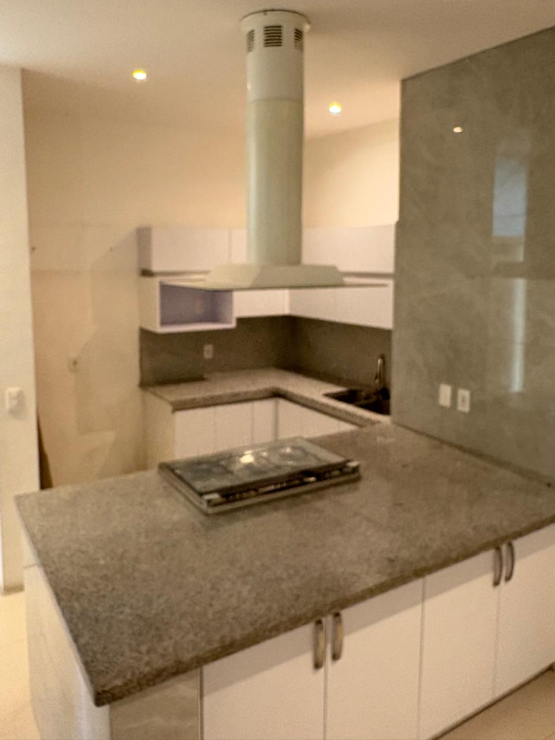Casa En Renta En La Rioja Frente A Punto Sur �?? Con Club Privado Y 3 Recámaras Con Baño