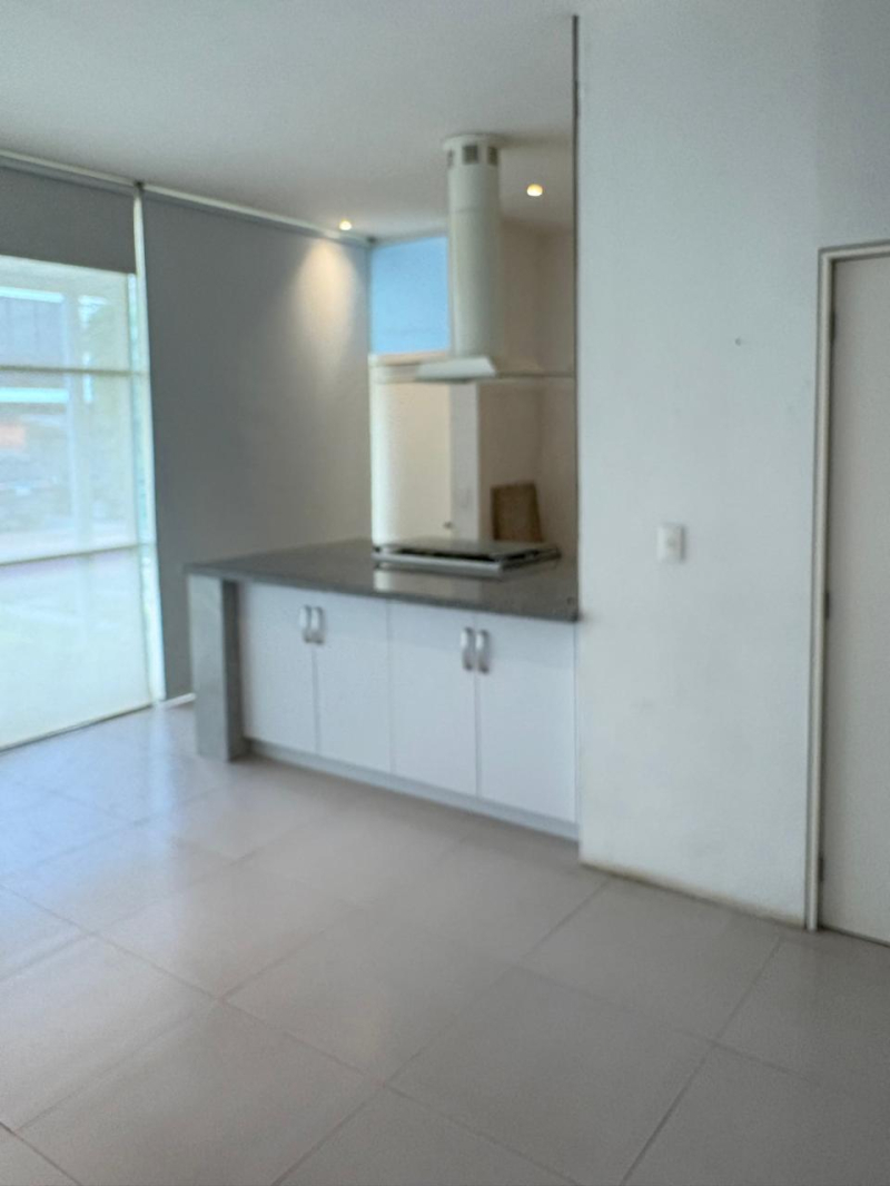 Casa En Renta En La Rioja Frente A Punto Sur �?? Con Club Privado Y 3 Recámaras Con Baño
