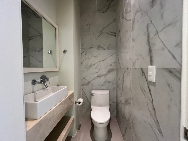 Casa En Renta En La Rioja Frente A Punto Sur �?? Con Club Privado Y 3 Recámaras Con Baño