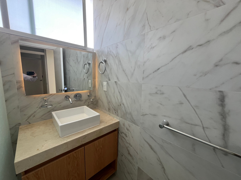 Casa En Renta En La Rioja Frente A Punto Sur �?? Con Club Privado Y 3 Recámaras Con Baño
