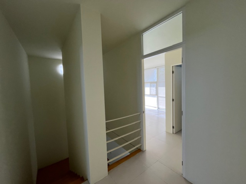 Casa En Renta En La Rioja Frente A Punto Sur �?? Con Club Privado Y 3 Recámaras Con Baño