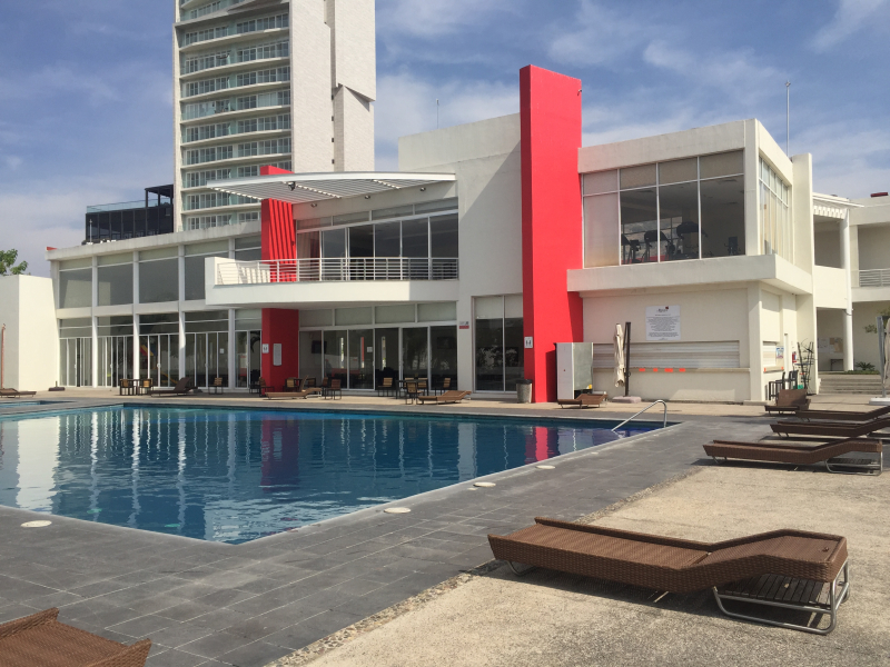Casa En Renta En La Rioja Frente A Punto Sur �?? Con Club Privado Y 3 Recámaras Con Baño
