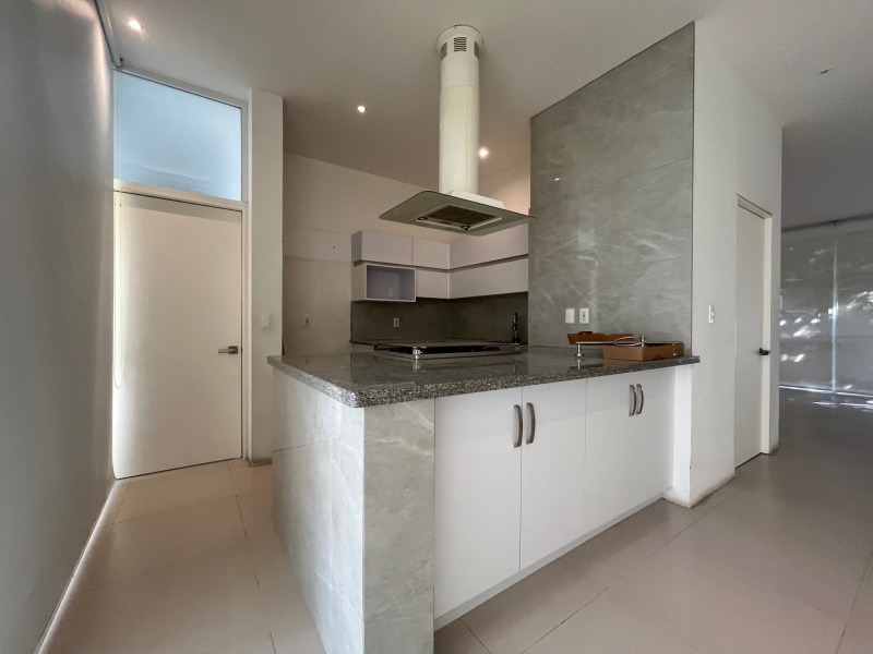 Casa En Renta En La Rioja Frente A Punto Sur �?? Con Club Privado Y 3 Recámaras Con Baño