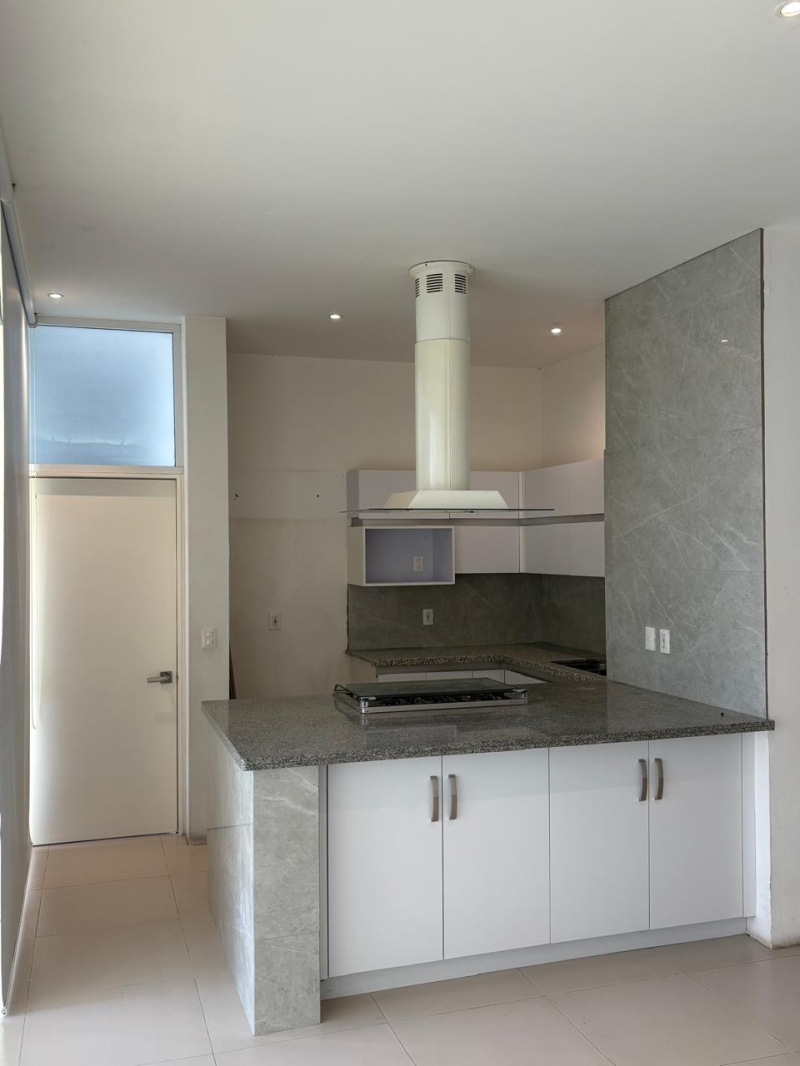 Casa En Renta En La Rioja Frente A Punto Sur �?? Con Club Privado Y 3 Recámaras Con Baño