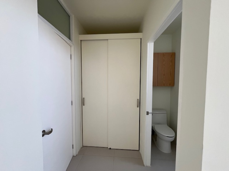 Casa En Renta En La Rioja Frente A Punto Sur �?? Con Club Privado Y 3 Recámaras Con Baño