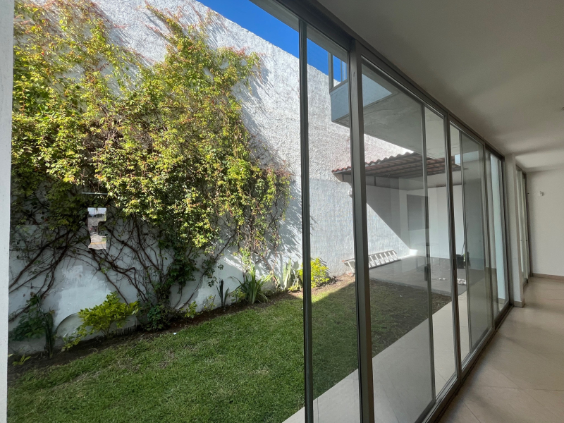Casa En Venta Dentro De Coto En Naciones Unidas, Seguridad Y Privacidad Zapopan