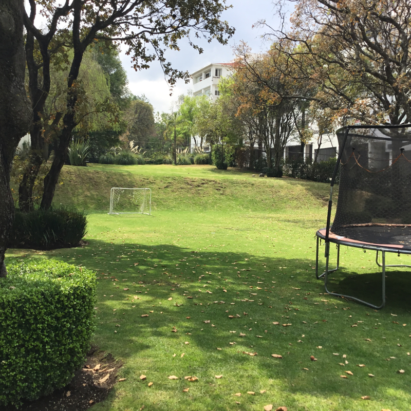 Departamento En Venta En Lomas Del Sol Con Balcón