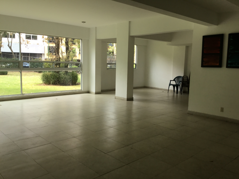 Departamento En Venta En Lomas Del Sol Con Balcón