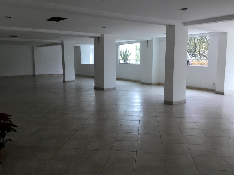 Departamento En Venta En Lomas Del Sol Con Balcón