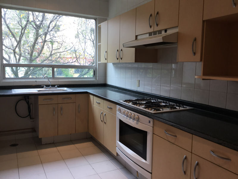 Departamento En Venta En Lomas Del Sol Con Balcón