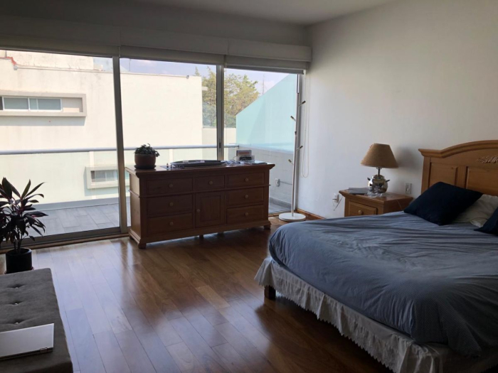 Casa en Venta en Lomas Anáhuac, en privada junto a la Universidad Anáhuac Norte
