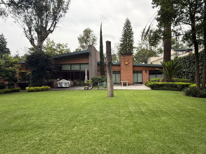 CASA VENTA en LOMAS HIPODROMO