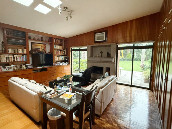 CASA VENTA en LOMAS HIPODROMO