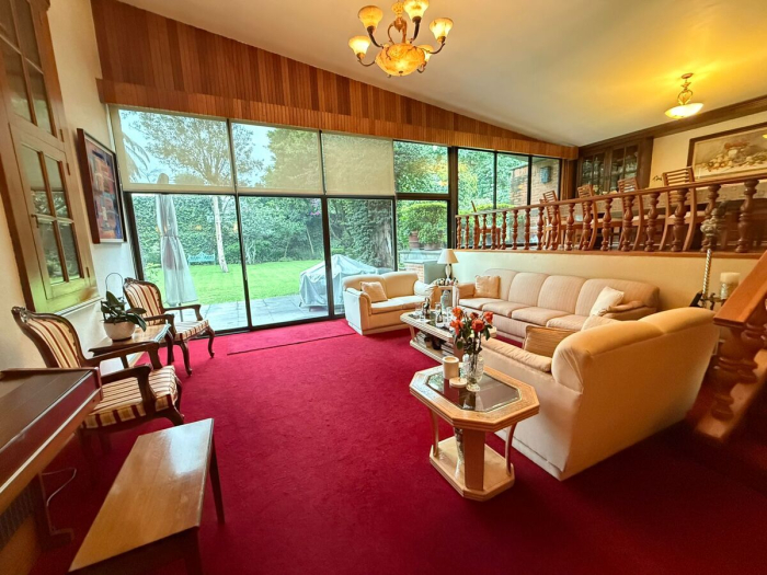 CASA VENTA en LOMAS HIPODROMO