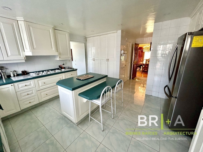 CASA en VENTA en BOSQUES de las LOMAS.