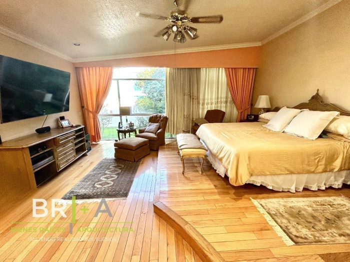 CASA en VENTA en BOSQUES de las LOMAS.
