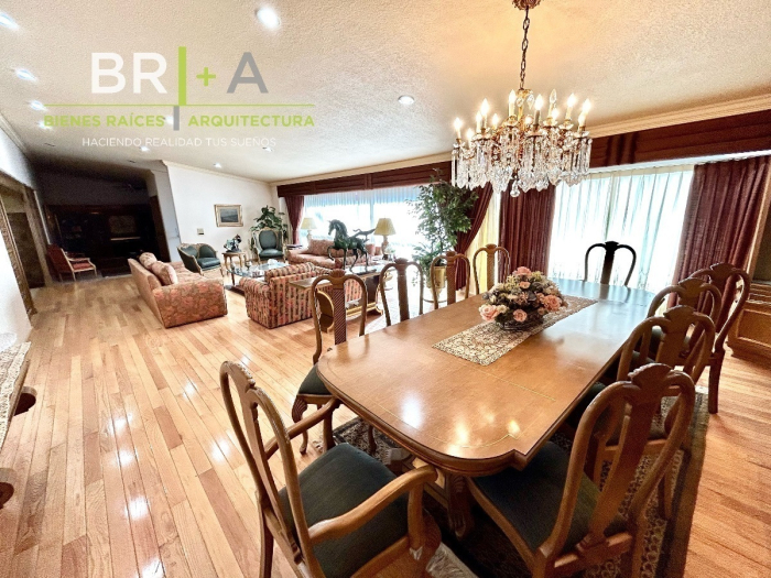 CASA en VENTA en BOSQUES de las LOMAS.