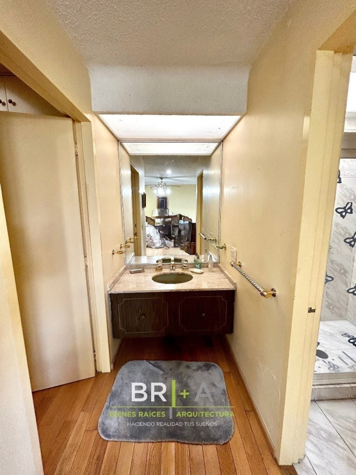 CASA en VENTA en BOSQUES de las LOMAS.